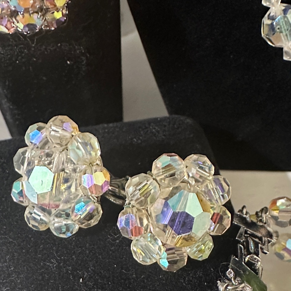 Aurora Borealis 
 Crystal Beaded Jewelry Set - Picture 3 of 5